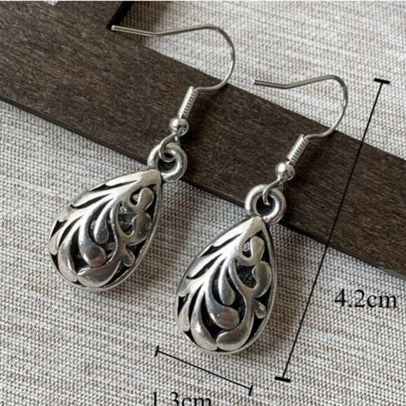 Women's Fashion Hollow Teardrop Dangle Earrings Antique Silver Tone - Picture 5 of 8